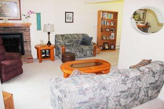 70 Homestead Ln, Brookfield Center, CT 06804-2666