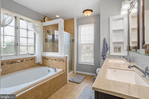 18 Elsworth Dr, Erial NJ  08081-4427 exterior