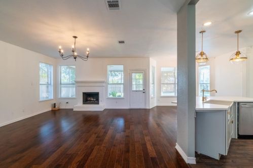 410 Keenland Dr, Georgetown TX  78626-6301 exterior