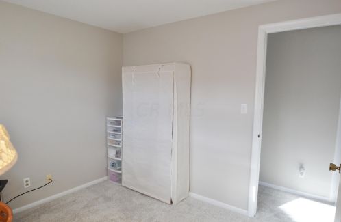 425 Geron Dr, Springfield OH 45505-2803 exterior