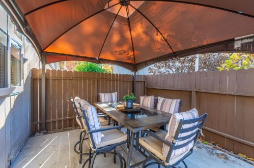 7434 Ranch Ave, Citrus Heights CA  95610-7462 exterior