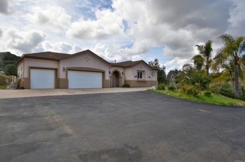 415 Peutz Valley Rd, Alpine, CA 91901-2007