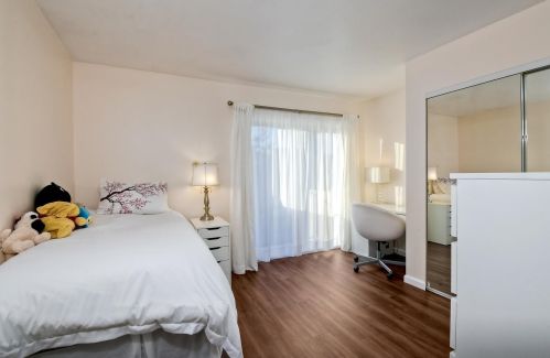 16993 Cresta Dr, San Diego CA 92128-2311 exterior