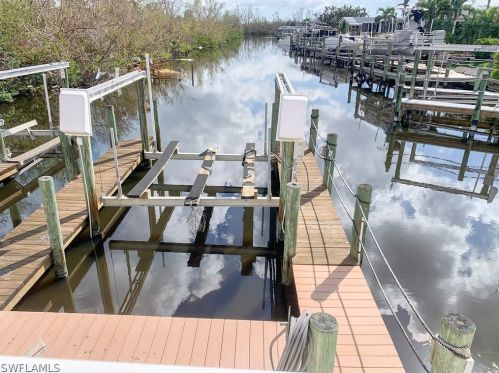 11011 Bayside Ln, Fort Myers Beach, FL 33931-3181