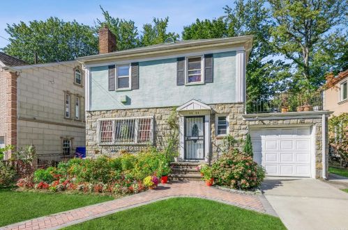 80-48 Springfield Blvd, Jamaica, NY 11427-1232