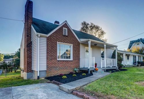 610 Palmer Ave, Salem, VA 24153-6211