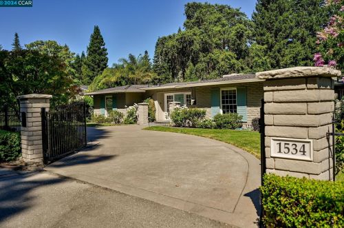 1534 Las Trampas Rd, Alamo, CA 94507-1849