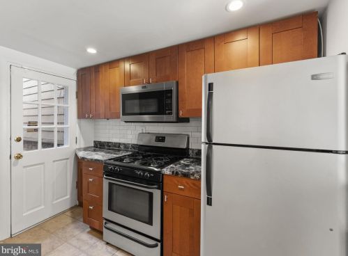 916 Capitol St, Washington DC 20003-1533 exterior