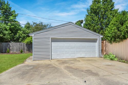 604 74th St, Kenosha WI  53143-5548 exterior