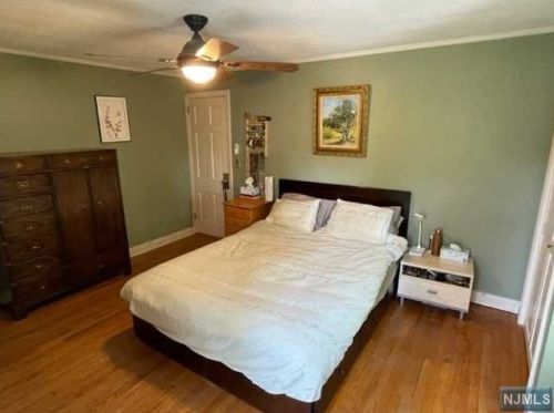 1130 Magnolia Rd, Teaneck NJ  07666-2744 exterior