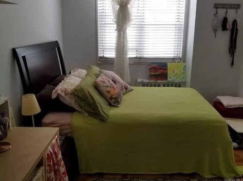 33 Barker Ave, White Plains NY  10601-1604 exterior