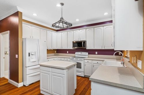 3202 Coconut Grove Rd, Land O Lakes FL  34639-6735 exterior