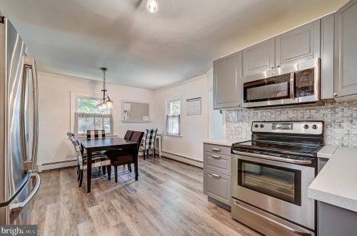 1497 Sweetbriar Ln, Lansdale PA 19446-3240 exterior