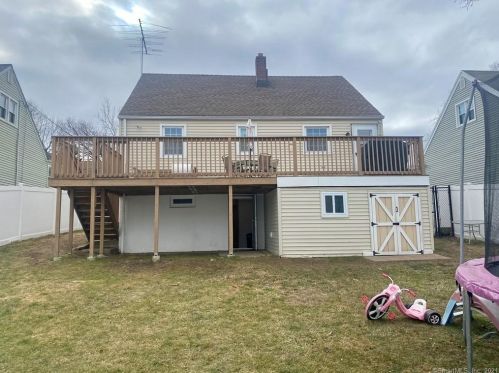 170 Oakwood St, Bridgeport, CT 06606-3833