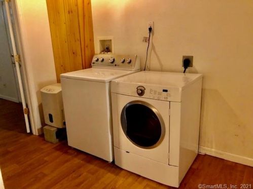 75 Cemetery Rd, Colchester CT  06415-2406 exterior