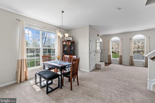 317 Baish Dr, Leesburg VA 20175-6149 exterior