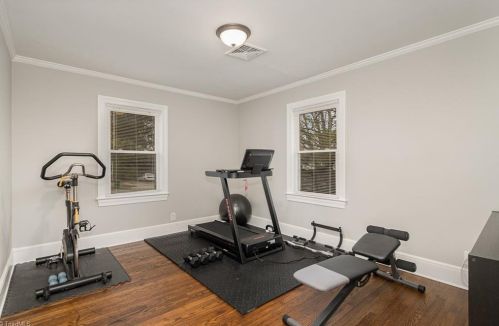 1701 Friendly Ave, Greensboro NC  27403-1238 exterior