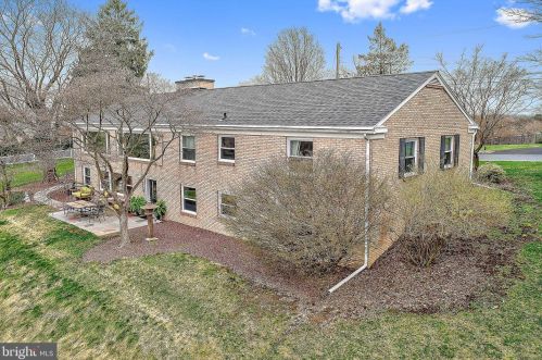 2870 Sunset Dr, Camp Hill, PA 17011-1631