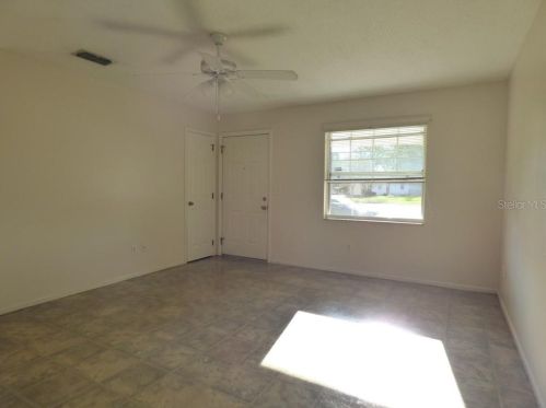 710 Rolling Green Dr, Apopka, FL 32703-5632