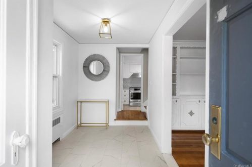 152 Boulevard, Scarsdale NY  10583-5536 exterior