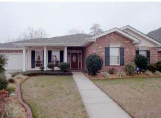 1116 Lake Louise Dr, Gretna, LA 70056-8327