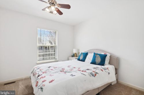 2617 Cast Off Loop, Woodbridge VA  22191-1470 exterior