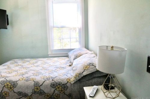 365 Sylvan Knl Rd, Stamford CT  06902-5348 exterior