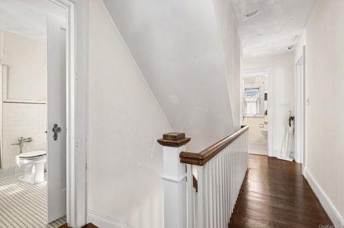15 Edna St, White Plains NY  10606-2001 exterior