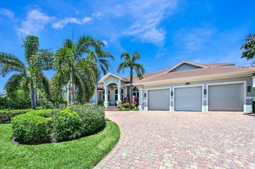 5116 Starfish Ave, Naples, FL 34103-2429