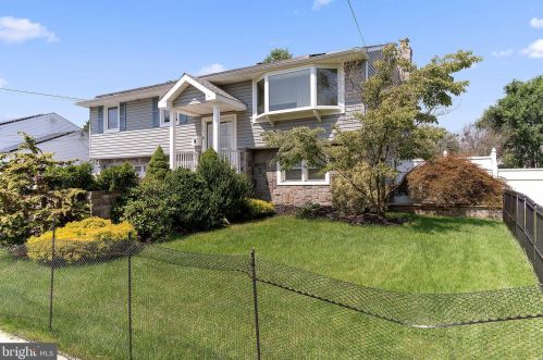 317 Harrison Ave, Beverly, NJ 08010-2121
