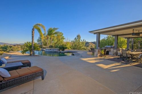 30415 Remington Rd, Santa Clarita CA  exterior