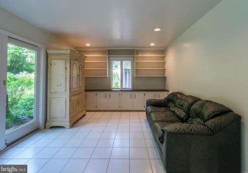 2861 Princeton Pike, Lawrence Township NJ  08648-3222 exterior