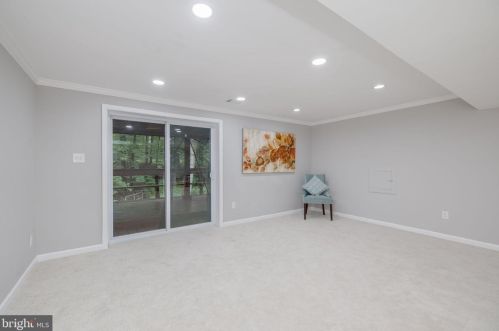 6251 Garretson St, Springfield VA  22015-3521 exterior
