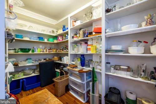 102 High St, Edinburg VA  22824-3084 exterior