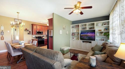 1020 Hartel Ave, Philadelphia PA  19111-3204 exterior