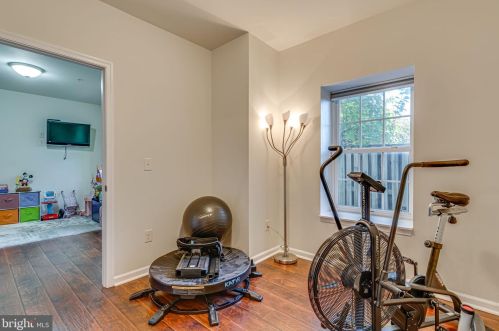 2998 Chinkapin Oak Ln, Woodbridge VA  22191-7514 exterior