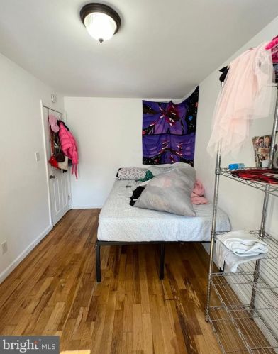 6810 Guyer Ave, Philadelphia PA 19142-2518 exterior