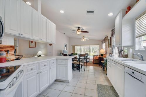 7821 Fork Dr, West Palm Beach, FL 33411-5776