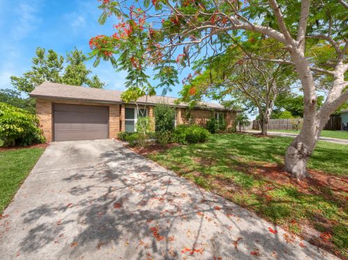 226 Arwood Ct, Fort Pierce, FL 34983-1739