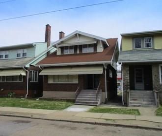 1032 Maplewood Ave, Ambridge, PA 15003-2320