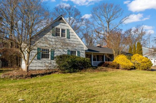 11 Woodlot Rd, East Brunswick, NJ 08816-2729