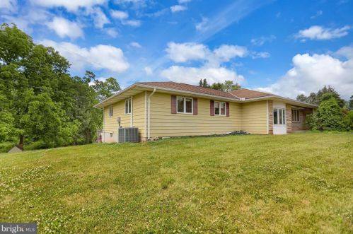 19 Rupp Rd, Duncannon, PA 17020-9786