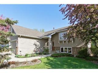 1180 Saddlebrook Ln, Saint Paul, MN 55125-9193