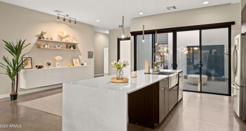 6846 13th Pl, Phoenix AZ  85014-1120 exterior