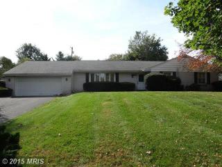 398 Briar Ln, Chambersburg, PA 17202-3143