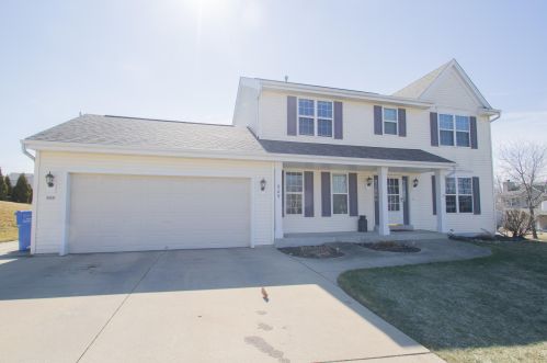 909 Steeplechase Dr, Watertown, WI 53094-7711