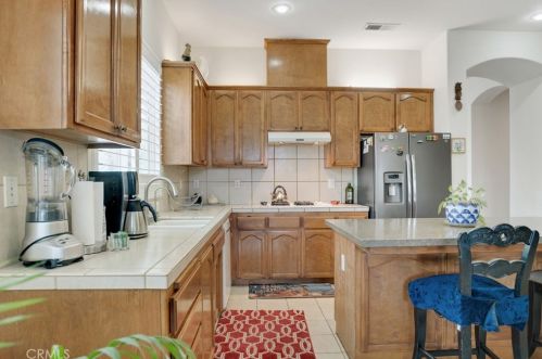 6608 Montagna Dr, Bakersfield CA  93306-7658 exterior