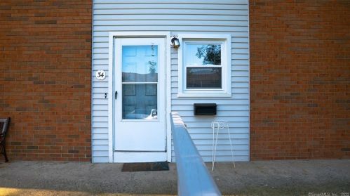 95 Seemans Ln, Milford, CT 06460-4369