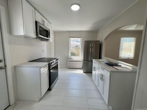 58 Main Ave, Wheatley Heights NY  11798-1324 exterior