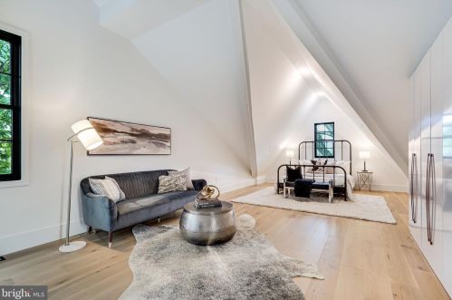 4915 Western Ave, Washington DC  20016-4319 exterior